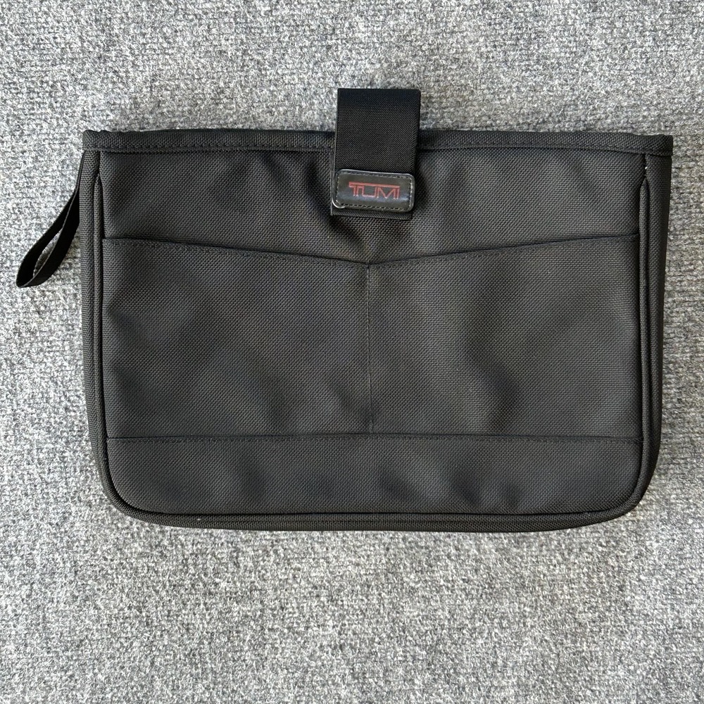Tumi 26182D4 Laptop‎ Sleeve Case 15 Inch Black Nylon Padded Lined Partitioned